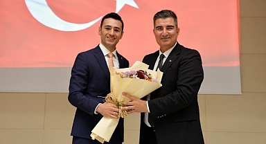 Önce Vatan konulu konferansa ilgi yoğundu