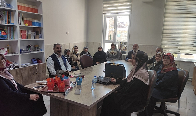 S.P.’li Kadınlar Kazımkarabekir’de Öğretmenleri Ziyaret Ettiler