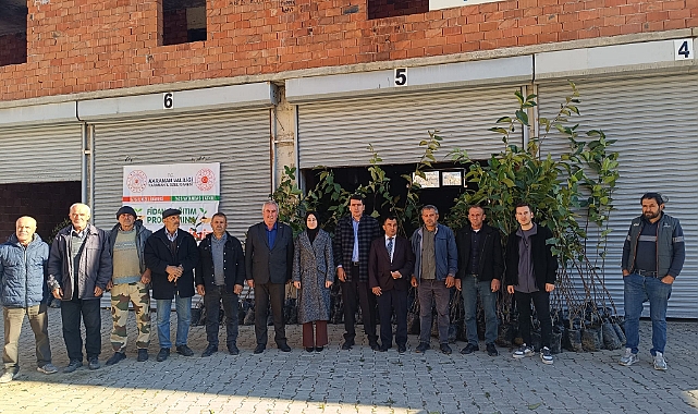 Sarıveliler'de Üreticiye Badem, Zeytin ve Trabzon Hurması Fidanı Dağıtıldı