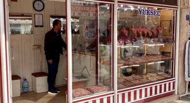 Sarraftan 11 alyans çalan 3 şüpheli tutuklandı