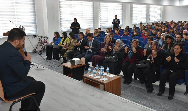 Şehit Öğretmen Ahmet Sarı, İsminin Verildiği Okulda Dualarla Anıldı