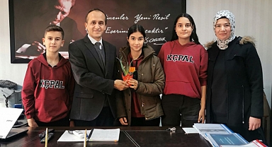 Tarım Bölümü İlk Bitkilerini Öğretmenler Gününde Hediye Ettiler