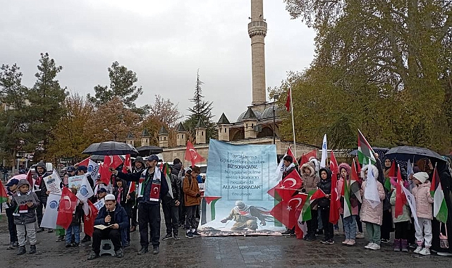 Temiz Yürekler Filistin İçin Meydanda Buluştu