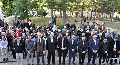 Tüm Sağlık Kurumlarında Hayat Bir Dakikalığına Durdu