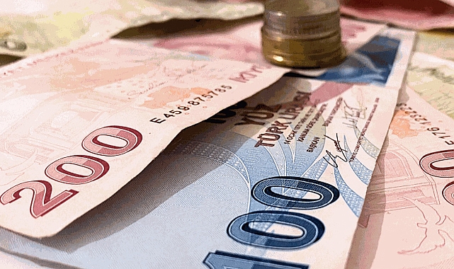 Yaşlı ve engelli aylıkları hesaplara yatırıldı