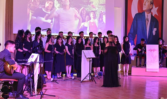 Yeşilçam'ın Büyülü Dünyasına Yolculuk Ettiren Muhteşem Konser