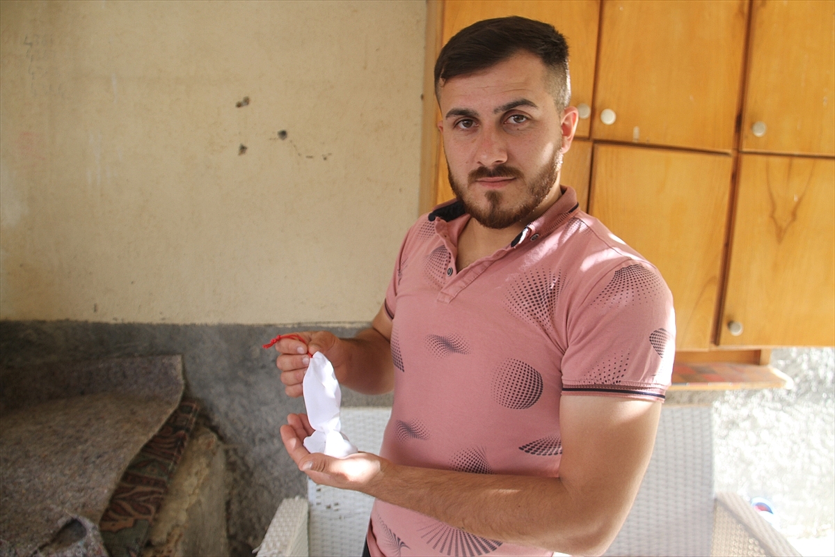 Yolda bulduğu altın kesesini sahibine ulaştırdı