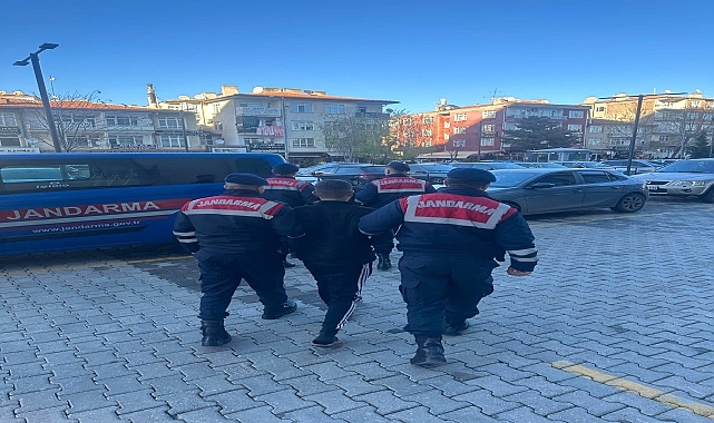 Bağ evinden hırsızlık yaptığı öne sürülen 2 şüpheli tutuklandı