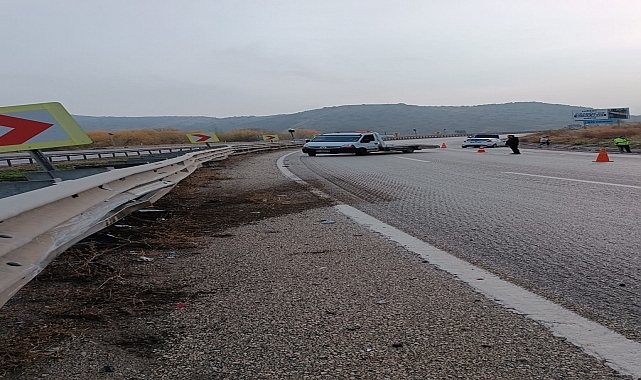 Bariyerlere çarpan otomobildeki 2 kişi yaralandı