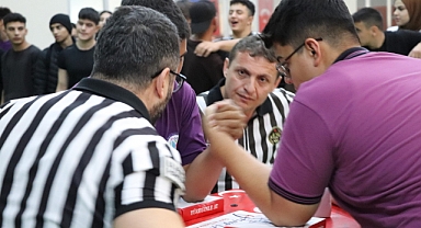 Bilek Güreşinde 297 Sporcu Karaman'ı Temsil Edebilmek İçin Mücadele Etti