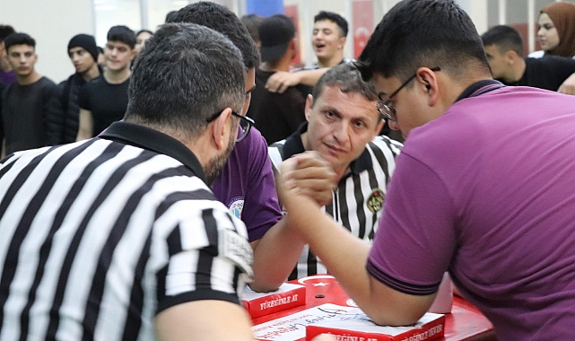 Bilek Güreşinde 297 Sporcu Karaman'ı Temsil Edebilmek İçin Mücadele Etti