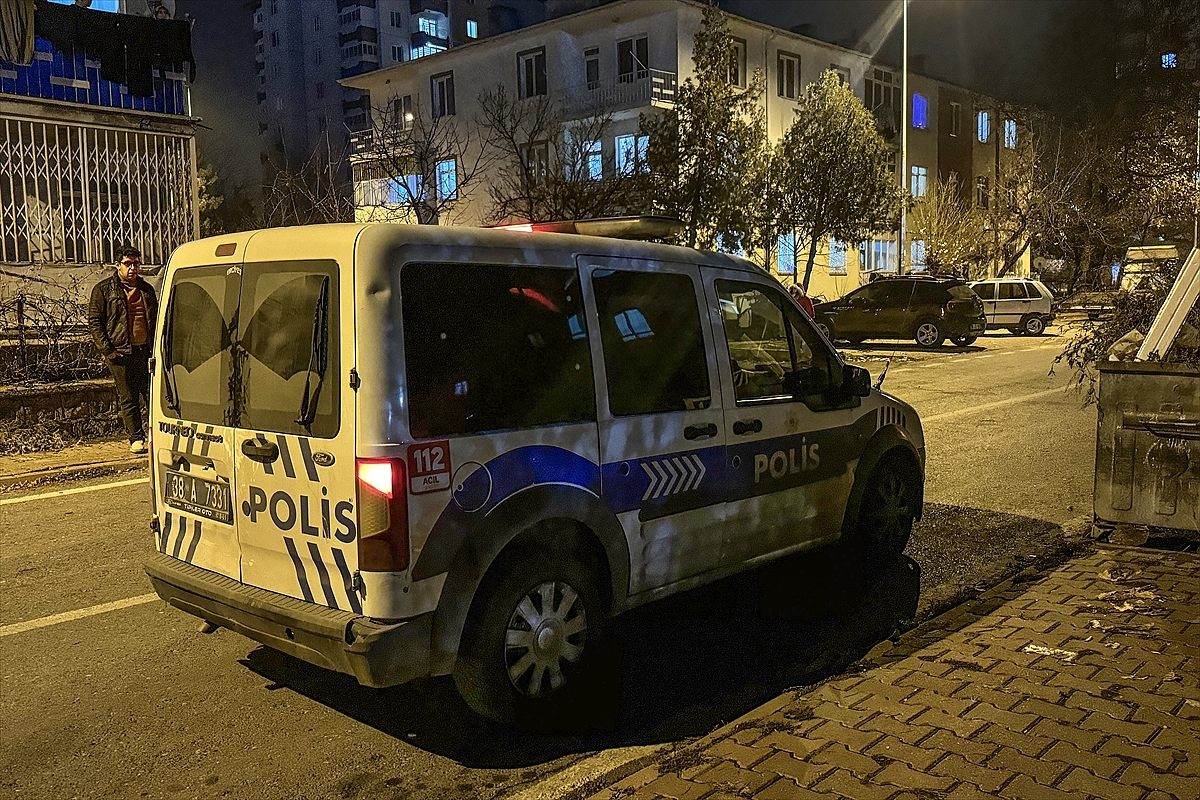 Boşanma aşamasındaki eşini kurusıkı tabanca ile yaraladı
