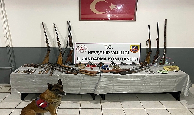 Evinde çok sayıda silah ele geçirilen şüpheli gözaltına alındı