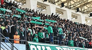 Iğdır FK Ova Beyleri Taraftar Grubundan Futbolculara Sitem: "Bir Ömer Şişmanoğlu, bir Kerim Avcı ismi 10 tane Karaman eder. Yenilginiz kariyerinize ne kadar yakışıyor?
