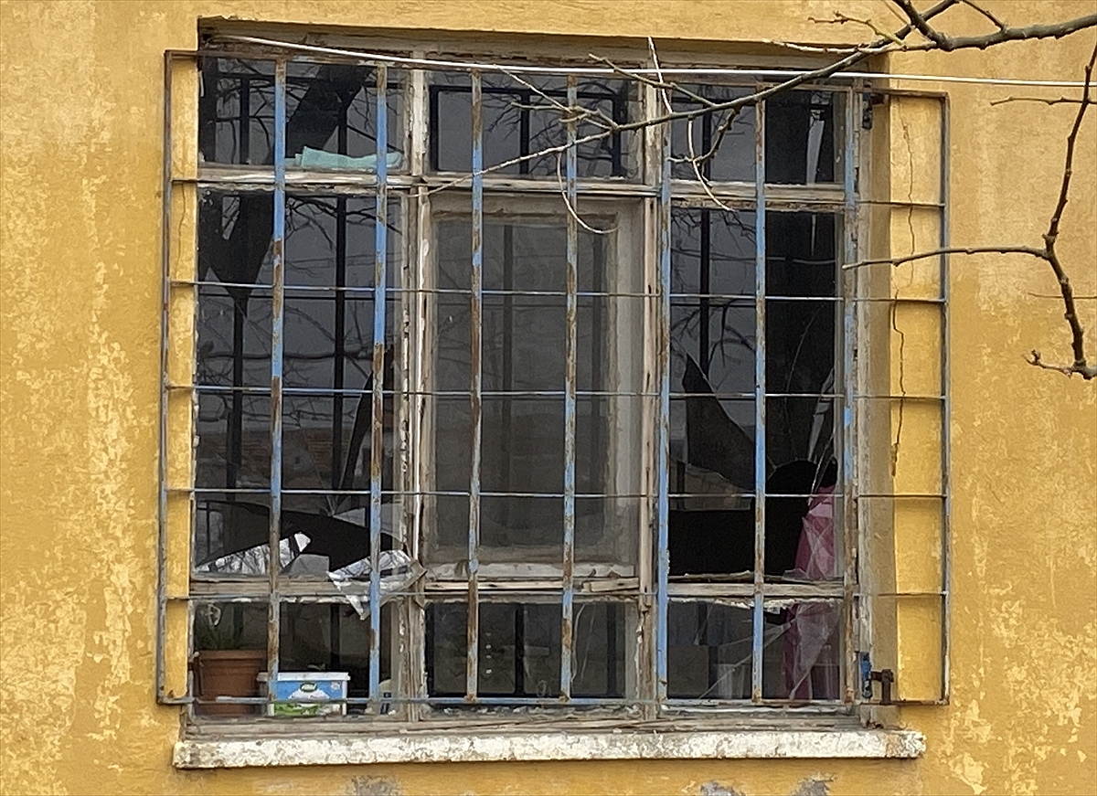İki eve düzenlenen silahlı saldırıda 3 kişi yaralandı