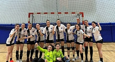 Kadınlar hentbol 1. Liginde ilk yarıyı Polatlı Belediye lider tamamladı