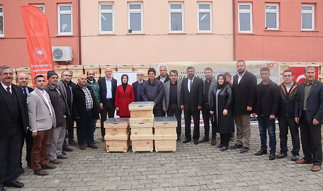 Karadağ'da Organik Arıcılık Projesinde Kovanlar Teslim Edildi