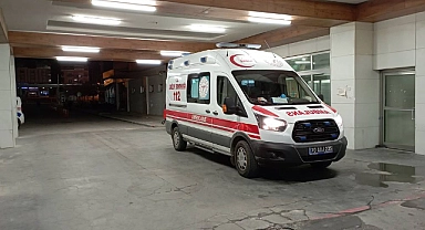 Karaman'da 3 kişi bıçaklanarak ağır yaralandı