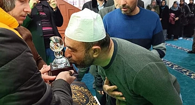 Karaman'da ziyarete açılan Sakal-ı Şerif'e yoğun ilgi