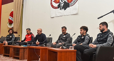 Karaman FK'lı oyuncular Üniversite gençliğiyle buluştu
