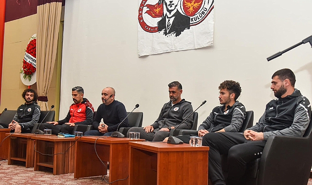 Karaman FK'lı oyuncular Üniversite gençliğiyle buluştu