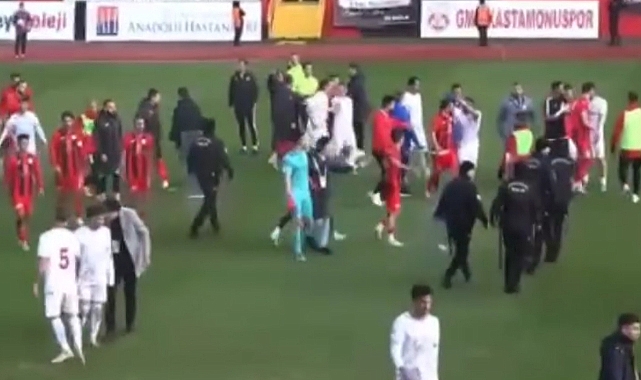 Kastamonuspor Başkanı Aygün'ün Karaman FK'lı Ahmet'e yaptığı saldırı Ulusal Medyanın da gündeminde