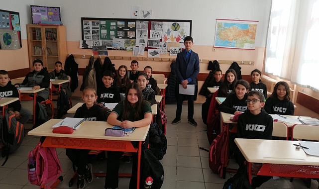 Öğrenci Bekir Sıtkı Erdoğan Oldu Arkadaşlarına Ecdadını Anlattı