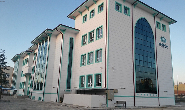 Öğrenci, Öğretmen ve Velilerin Karma Resim Sergisi