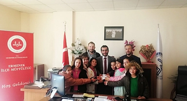 Öğrencilerden Filistin’deki Kardeşlerine Kumbara Desteği