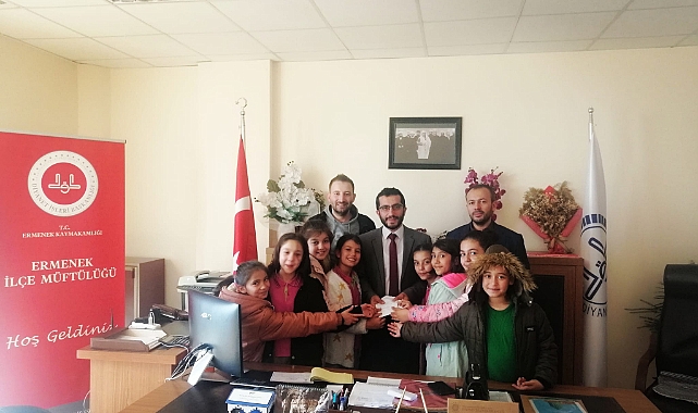 Öğrencilerden Filistin’deki Kardeşlerine Kumbara Desteği