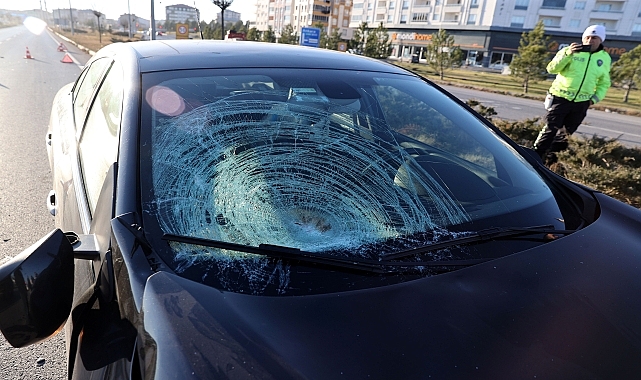 Otomobilin çarptığı kadın öldü