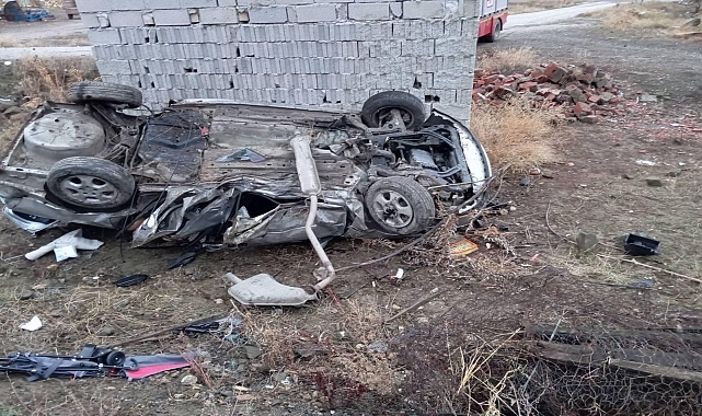 Otomobilin devrilmesi sonucu 1 kişi öldü, 2 kişi yaralandı