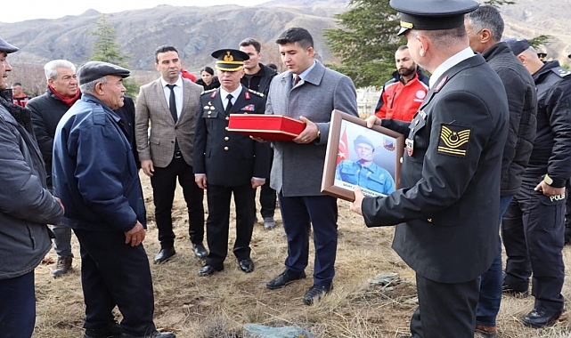 Şehit 55 yıl sonra baba ocağında toprağa verildi