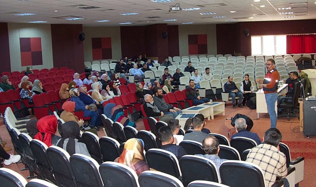 Üniversite öğrencilerine "En İyi Narkotik Polisi Anne" semineri verildi