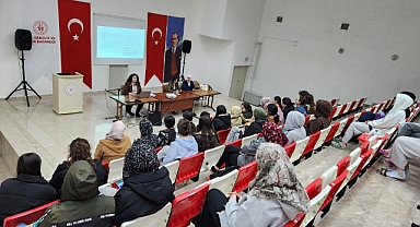 Üniversite öğrencilerine psikoloji eğitimi verildi