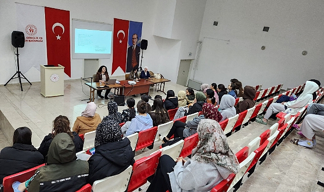 Üniversite öğrencilerine psikoloji eğitimi verildi