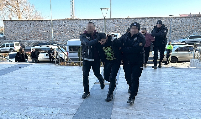 Uyuşturucu operasyonunda yakalanan 30 şüpheli tutuklandı