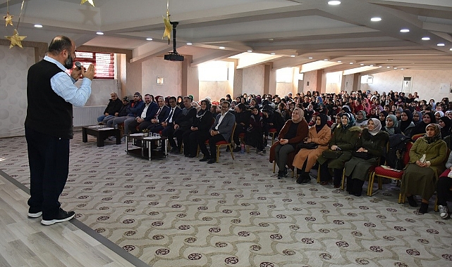 Vakti Kuşanmak Projesiyle Öğrenciler, İlahiyatçı Yazar Ahmet Bulut ile Buluştu