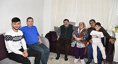 Vali Sarıibrahim, vatandaşın çay davetini geri çevirmedi