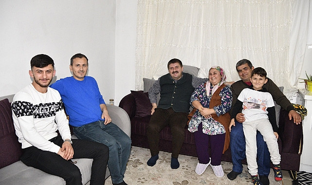 Vali Sarıibrahim, vatandaşın çay davetini geri çevirmedi