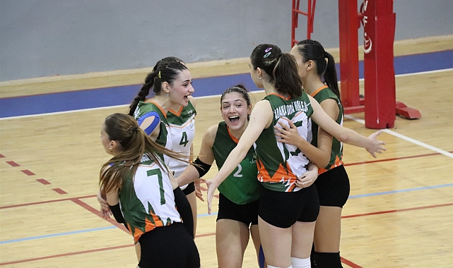Voleybol Grup Müsabakalarında Yarı Finalistler Belli Oldu