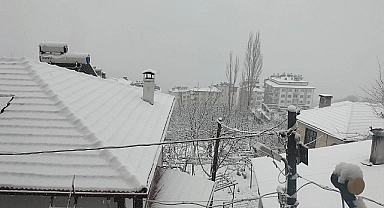 Ermenek merkezde kar kalınlığı 10 Santimi geçti