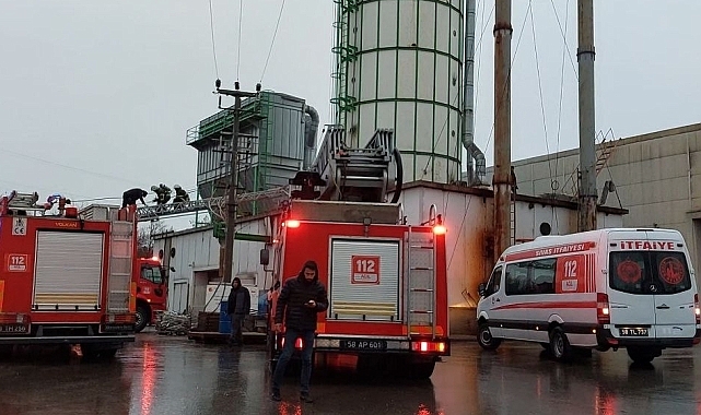 Fabrikada oksijen tüpünün patlaması sonucu 2 işçi yaralandı