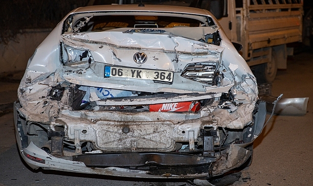 Freni patlayan kamyon 10 araca çarptı, 3 kişi yaralandı