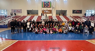 Kadınlar hentbol 1. Liginde lider Polatlı Belediyesi 9’da 9 yaptı