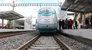 Karaman-Konya-Ankara ve İstanbul YHT Hattında Rekor: "2 Yılda 2 Milyon 423 Bin 868 Yolcu"