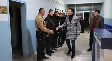 Kaymakam Kaya, Yılbaşı Gecesi Görevde olan personeli yalnız bırakmadı