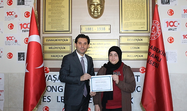 Kazımkarabekir Güzel Yazıyor Projesi Şampiyonları ödüllerini aldı