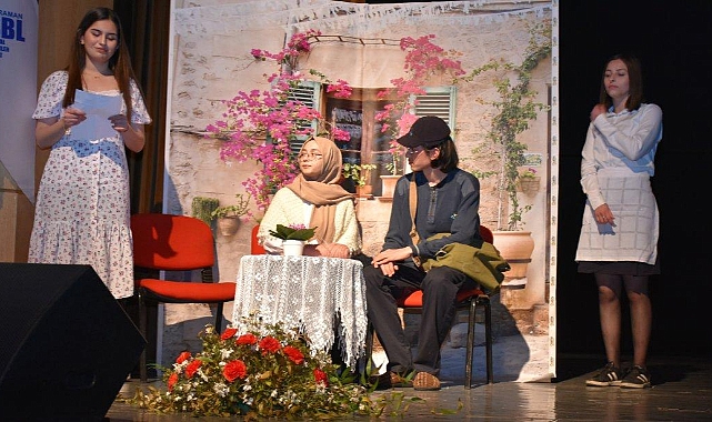 Necip Fazıl Kısakürek SBL Öğrencilerinden Usta Oyunculara Taş Çıkartan Sahne Performansı