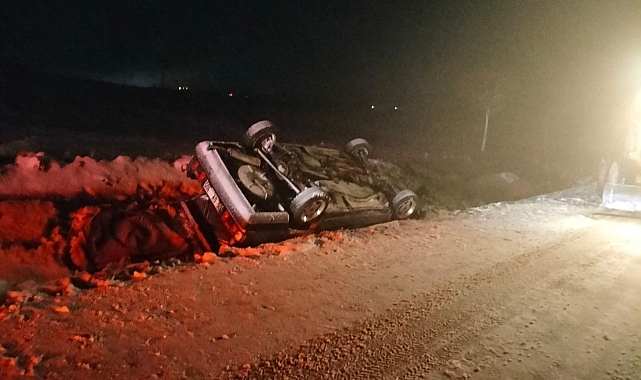 Şarampole devrilen otomobildeki 4 kişi yaralandı